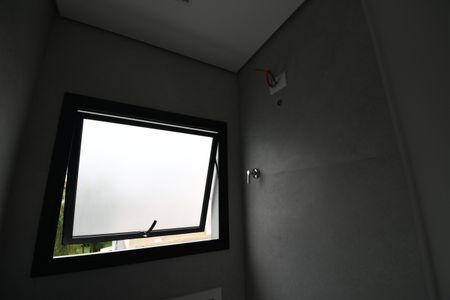 Casa de condomínio à venda com 158m², 3 quartos e 2 vagasBanheiro de serviço