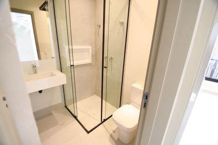 Casa de condomínio à venda com 158m², 3 quartos e 2 vagasBanheiro Social