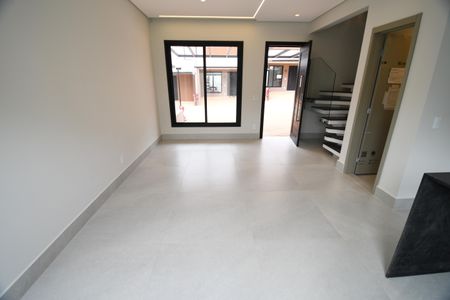 Casa de condomínio à venda com 158m², 3 quartos e 2 vagasSala