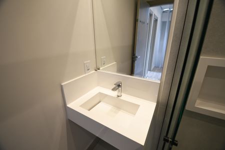 Casa de condomínio à venda com 158m², 3 quartos e 2 vagasBanheiro Social