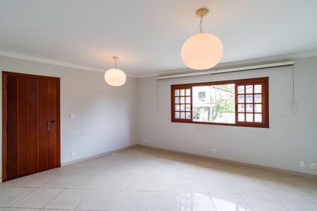 Sala de casa à venda com 3 quartos, 200m² em Vila Suzana, São Paulo