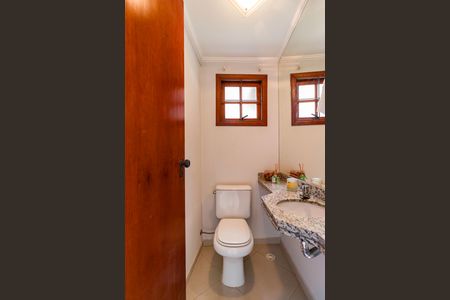 Casa à venda com 200m², 3 quartos e 4 vagasLavabo