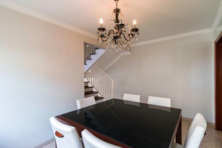 Casa à venda com 3 quartos, 200m² em Vila Suzana, São Paulo