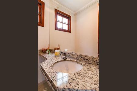 Casa à venda com 200m², 3 quartos e 4 vagasLavabo