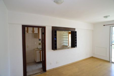 Sala de apartamento à venda com 2 quartos, 50m² em Itanhangá, Rio de Janeiro