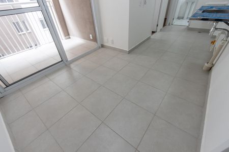 Sala de apartamento para alugar com 2 quartos, 34m² em Parque Industrial Tomas Edson, São Paulo