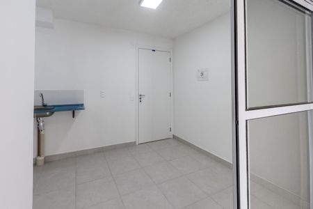Sala de apartamento para alugar com 2 quartos, 34m² em Parque Industrial Tomas Edson, São Paulo