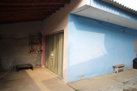 Casa à venda com 79m², 2 quartos e 8 vagasQuintal 