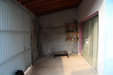 Casa à venda com 79m², 2 quartos e 8 vagasQuintal 