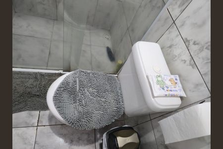 Casa à venda com 79m², 2 quartos e 8 vagas Casa à venda com 79m², 2 quartos e 8 vagasBanheiro Social