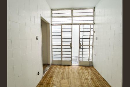 Casa à venda com 420m², 3 quartos e 4 vagas Casa à venda com 420m², 3 quartos e 4 vagasCozinha 2