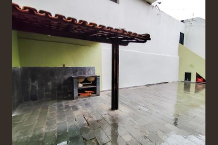 Casa à venda com 420m², 3 quartos e 4 vagas Casa à venda com 420m², 3 quartos e 4 vagasÁrea externa