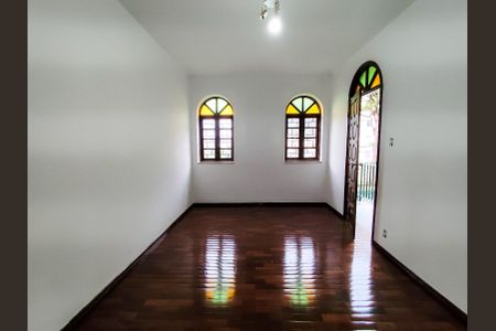 Casa à venda com 420m², 3 quartos e 4 vagas Casa à venda com 420m², 3 quartos e 4 vagasSala