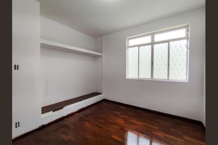 Casa à venda com 420m², 3 quartos e 4 vagas Casa à venda com 420m², 3 quartos e 4 vagasQuarto 3