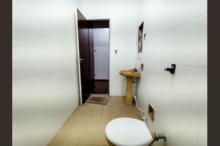 Casa à venda com 420m², 3 quartos e 4 vagas Casa à venda com 420m², 3 quartos e 4 vagasBanheiro