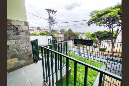 Casa à venda com 420m², 3 quartos e 4 vagas Casa à venda com 420m², 3 quartos e 4 vagasVaranda