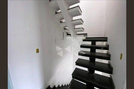 Casa à venda com 2 quartos, 105m² em Vila Carrão, São Paulo