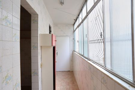 Apartamento para alugar com 180m², 3 quartos e 1 vagaÁrea de Serviço