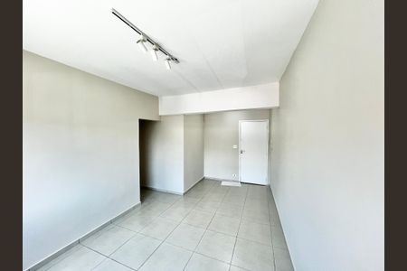 Apartamento à venda com 68m², 2 quartos e sem vagaSala