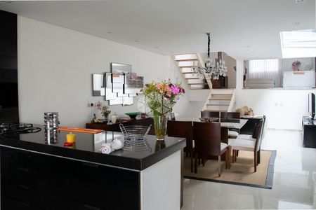 Casa à venda com 3 quartos, 450m² em Vila Mariza Mazzei, São Paulo