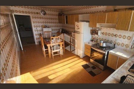 Casa à venda com 3 quartos, 180m² em Vila Aurora, São Paulo