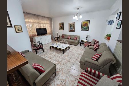 Casa à venda com 4 quartos, 240m² em Jardim Guanca, São Paulo