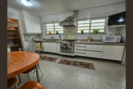 Casa à venda com 4 quartos, 240m² em Jardim Guanca, São Paulo