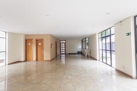 Apartamento à venda com 318m², 5 quartos e 3 vagas Apartamento à venda com 318m², 5 quartos e 3 vagasÁrea comum - Salão de festas