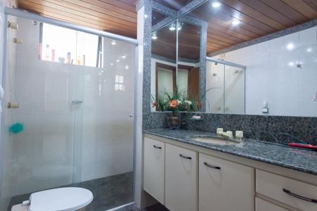 Apartamento à venda com 318m², 5 quartos e 3 vagas Apartamento à venda com 318m², 5 quartos e 3 vagasBanheiro Social