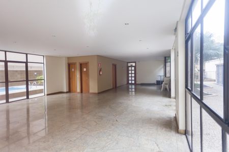 Apartamento à venda com 318m², 5 quartos e 3 vagas Apartamento à venda com 318m², 5 quartos e 3 vagasÁrea comum - Salão de festas