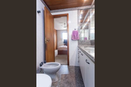 Apartamento à venda com 318m², 5 quartos e 3 vagas Apartamento à venda com 318m², 5 quartos e 3 vagasBanheiro suite