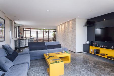 Apartamento à venda com 318m², 5 quartos e 3 vagas Apartamento à venda com 318m², 5 quartos e 3 vagasSala de TV - cobertura