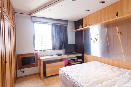 Apartamento à venda com 318m², 5 quartos e 3 vagas Apartamento à venda com 318m², 5 quartos e 3 vagasquarto 2