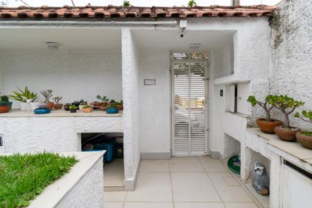 Casa à venda com 300m², 4 quartos e 4 vagasEntrada