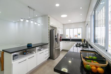 Casa à venda com 300m², 4 quartos e 4 vagasCozinha