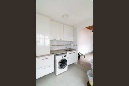 Casa à venda com 300m², 4 quartos e 4 vagasÁrea de Serviço