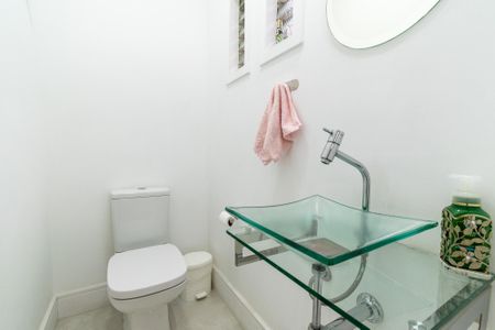Lavabo  de casa à venda com 4 quartos, 300m² em Vila Guarani, São Paulo