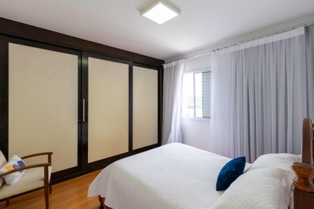 Casa à venda com 300m², 4 quartos e 4 vagasSuíte 