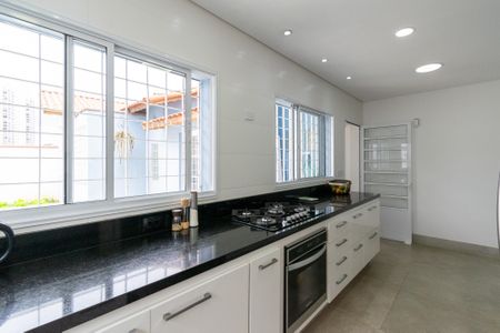 Casa à venda com 300m², 4 quartos e 4 vagasCozinha