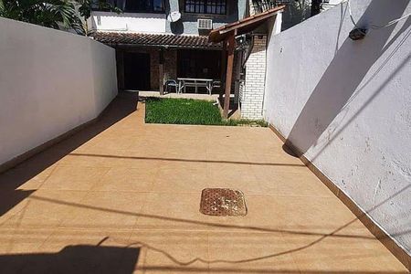 Casa à venda com 200m², 4 quartos e 2 vagas