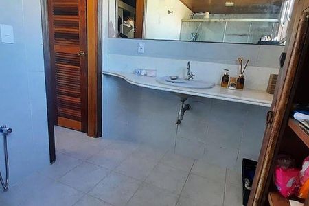 Casa à venda com 200m², 4 quartos e 2 vagas