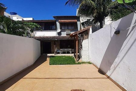 Casa à venda com 200m², 4 quartos e 2 vagas