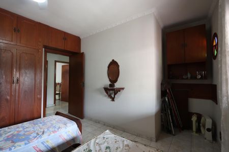 Casa à venda com 240m², 3 quartos e 2 vagasQuarto 2