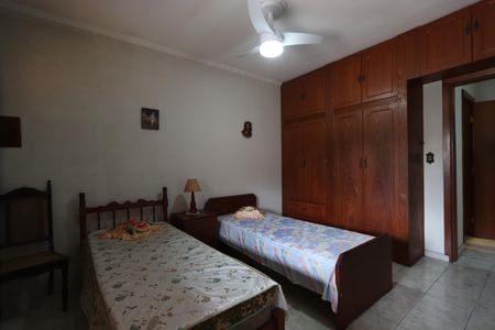 Casa à venda com 240m², 3 quartos e 2 vagasQuarto 2