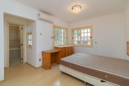 Casa de condomínio à venda com 178m², 3 quartos e 2 vagasSuíte 