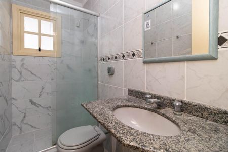 Casa de condomínio à venda com 178m², 3 quartos e 2 vagasBanheiro Social