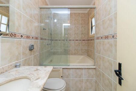 Casa de condomínio à venda com 178m², 3 quartos e 2 vagasBanheiro da Suíte