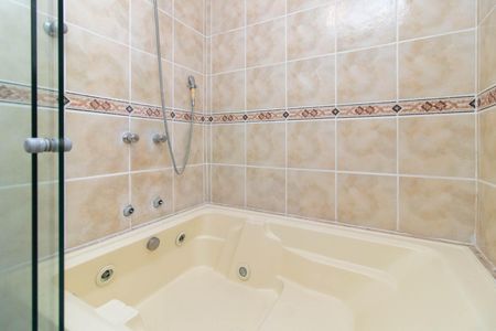 Casa de condomínio à venda com 178m², 3 quartos e 2 vagasBanheiro da Suíte