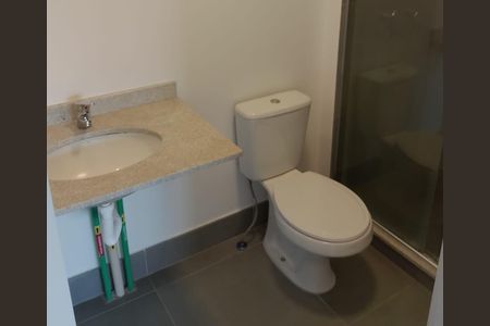 Banheiro de apartamento para alugar com 2 quartos, 65m² em Glória, Porto Alegre