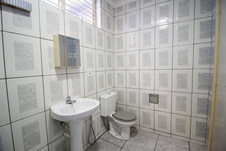Banheiro de apartamento para alugar com 1 quarto, 47m² em Jardim Zulmira, Sorocaba